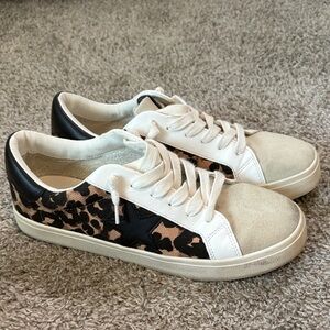 Women’s Steve Madden Pursed Leopard Print Sneaker- 9.5